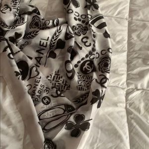 100 % Silk scarf Shanel